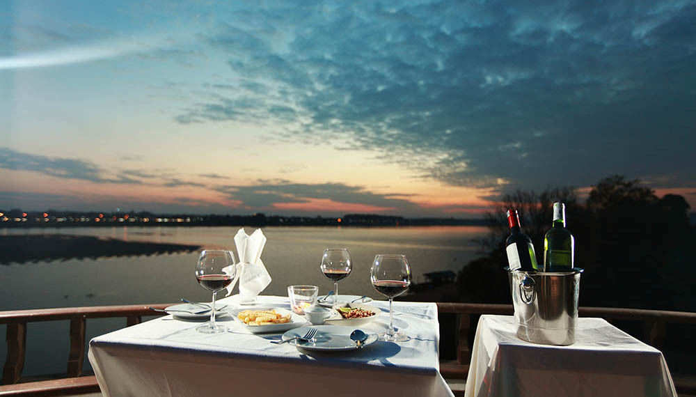 Seasons Riverside Hotel Viêng Chăn Ngoại thất bức ảnh