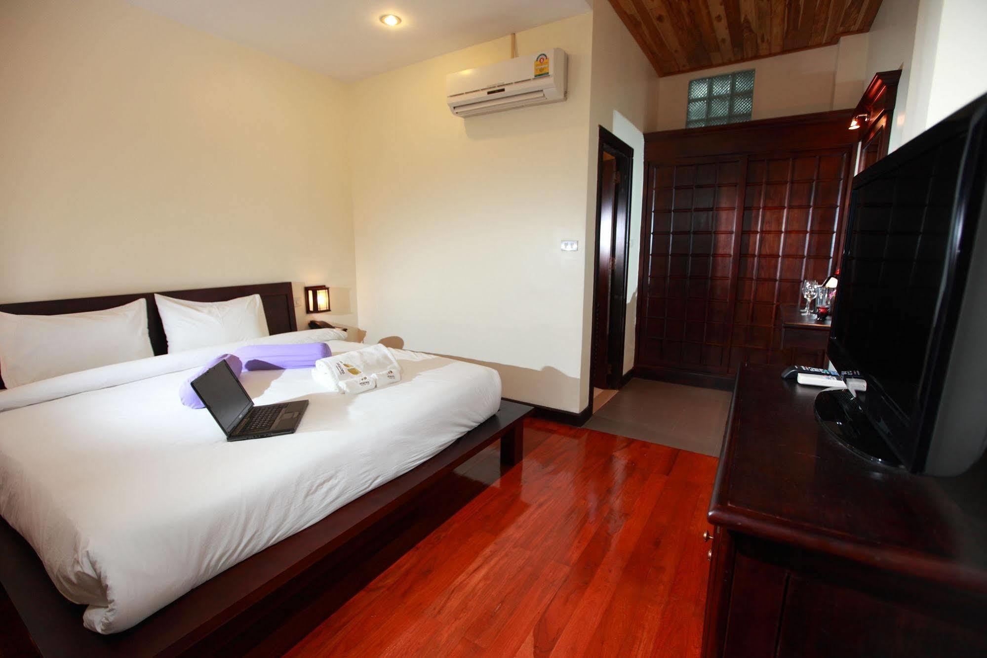 Seasons Riverside Hotel Viêng Chăn Ngoại thất bức ảnh