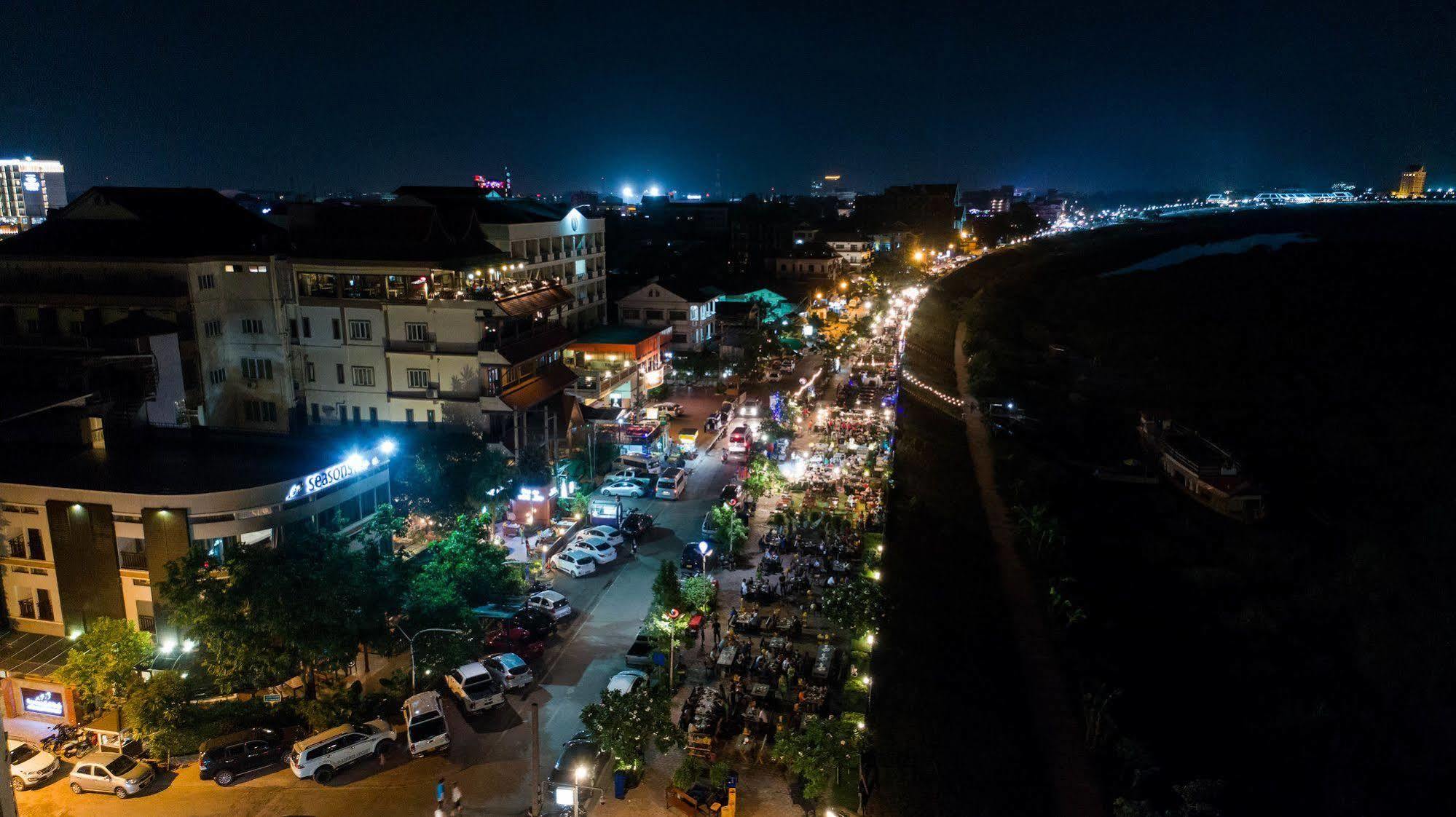 Seasons Riverside Hotel Viêng Chăn Ngoại thất bức ảnh